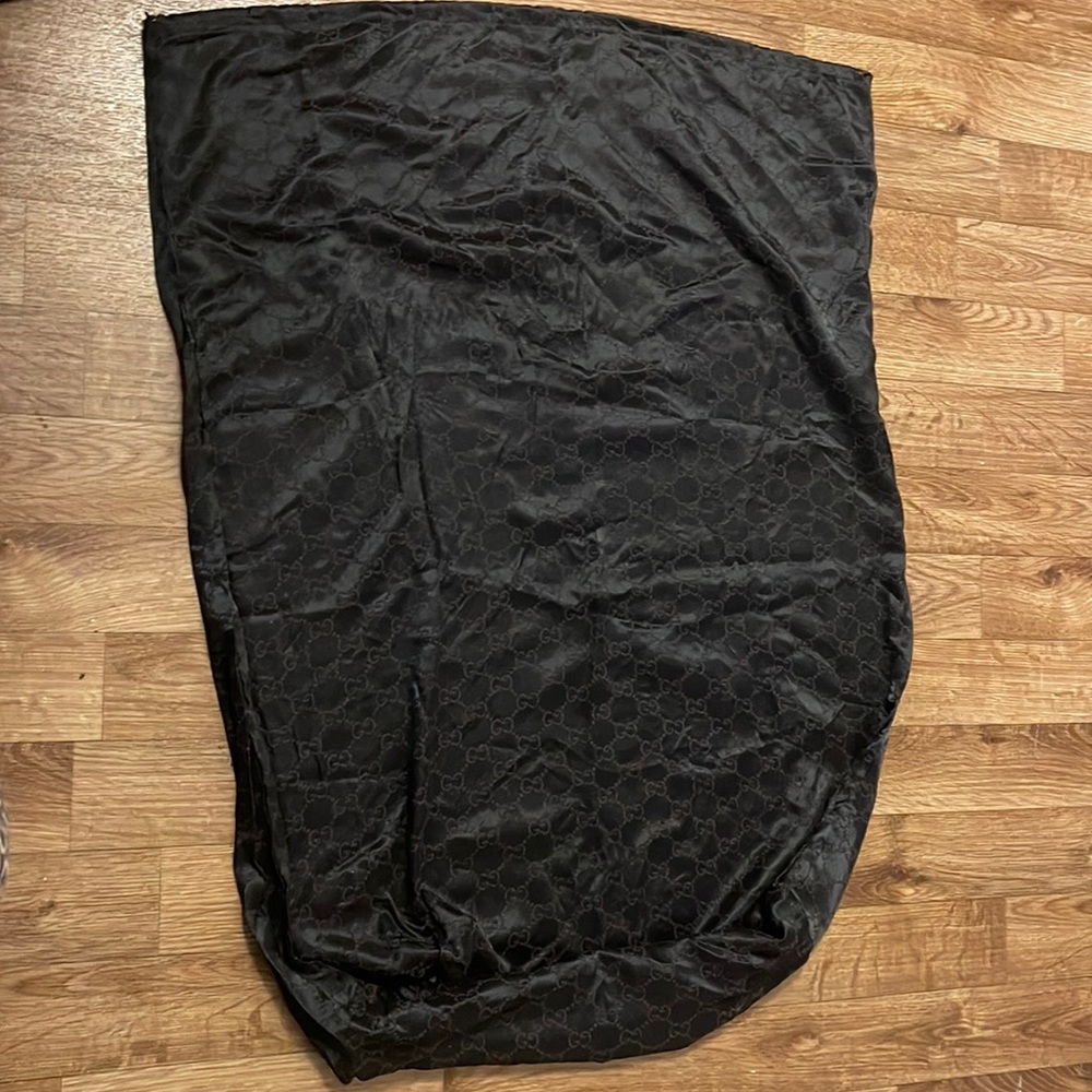 Large gucci dust bag